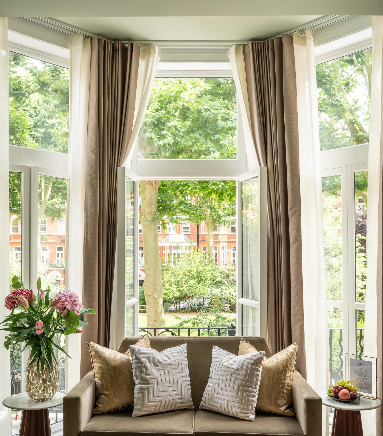 Ellen Kensington 5*